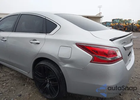 2014 Nissan Altima 2.5/2.5 S/2.5 Sl/2.5 Sv из США, поврежденный, VIN 1N4AL3AP2EN379303